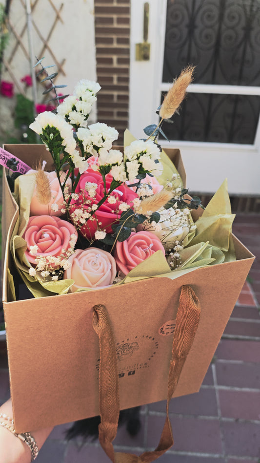 Ramo de flores mix rosas rojas